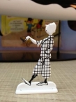 Figurita metlica Tintin Soviets, blanco y negro