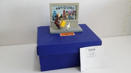 Figura plom  Tint�n debant vitrina