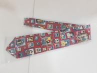 Corbata Tintn con personajes enmarcados.